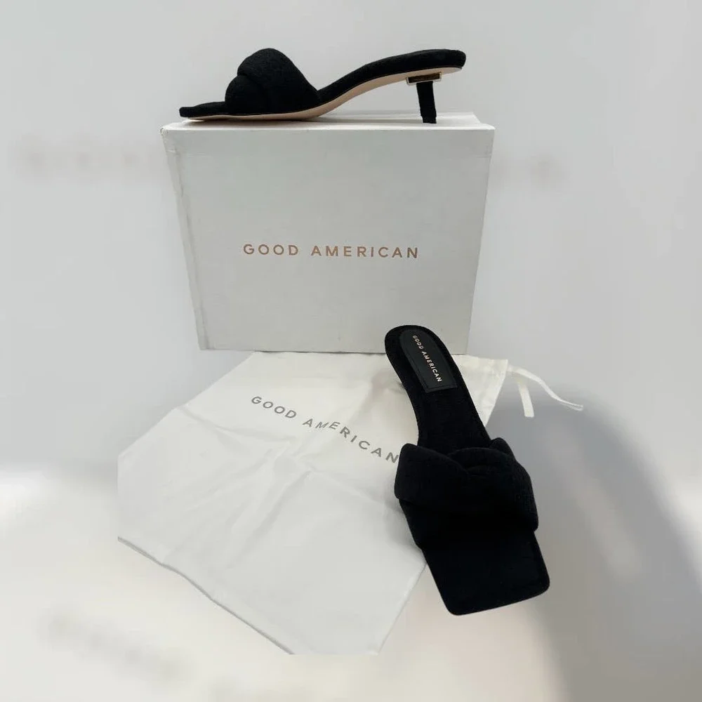 Good American Terry Kickstand Slides in a Size 9 Black New In Box - Picture 2 of 11